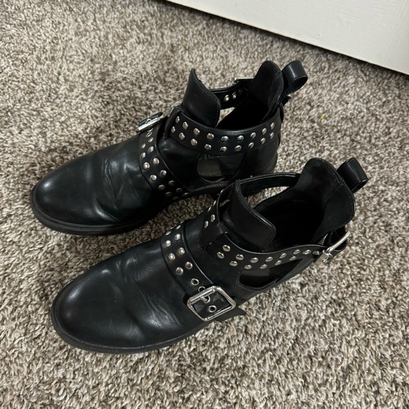 3/$32 H&M Black Studs Shoes Size 6 - Picture 2 of 12